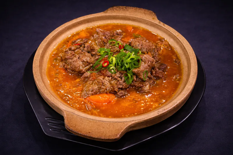 Rindfleischstreifen in Tomaten-Eintopf