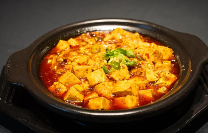 Mapo-Tofu mit Hackfleisch und Chiliöl