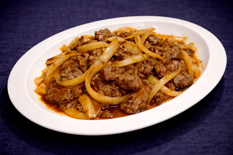 Rindfleisch mit Frühlingszwiebeln