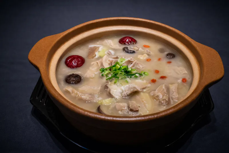 Eintopf mit Hühnerfleisch & Schweinemagen