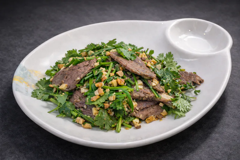Kaltes Rindfleisch mit Koriander